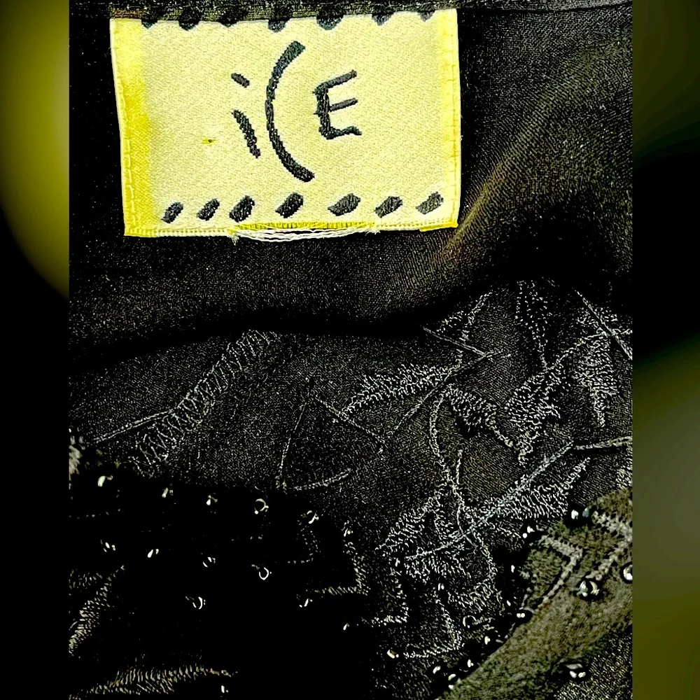Ile 2 Piece Camisole and Sheer Embroidered & Beaded Top Size M - Picture 5 of 5
